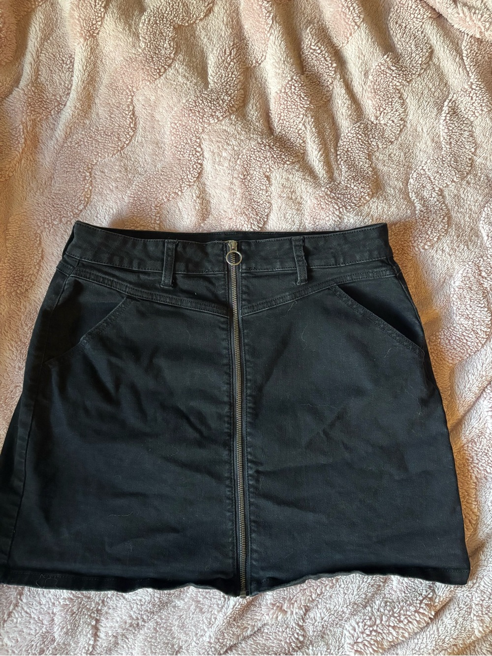 Y2K SO brand Black Front-Zip A-Line Skirt